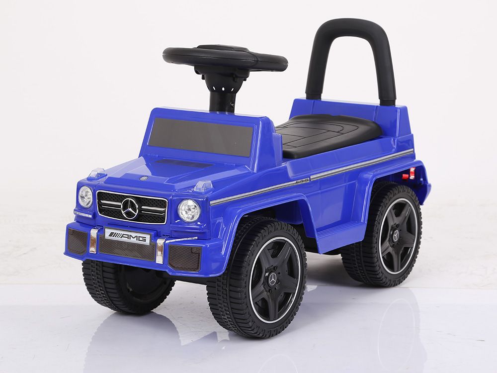 coche infantil de Mercedes con licencia
